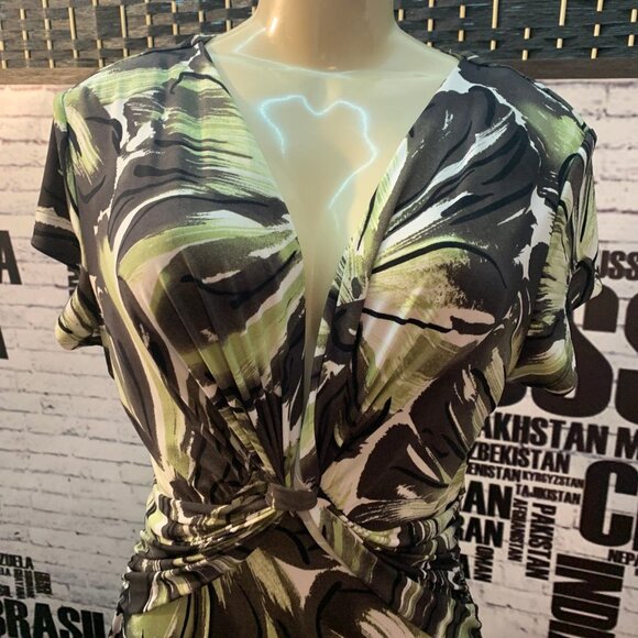 Connected Green Print Knotted Front V-Neck Dress - Picture 2 of 6